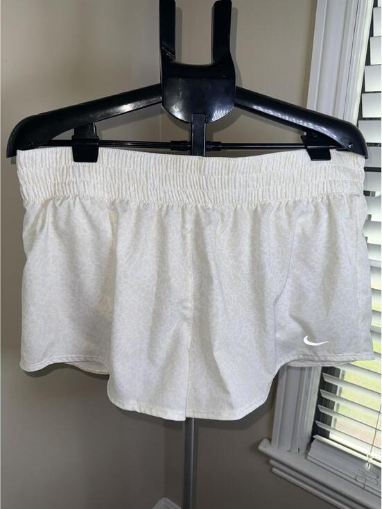 Nike Dresses & Skirts - Nike Dri-FIT Training Skort Skirt Shorts Women’s XL White Animal Print NWT